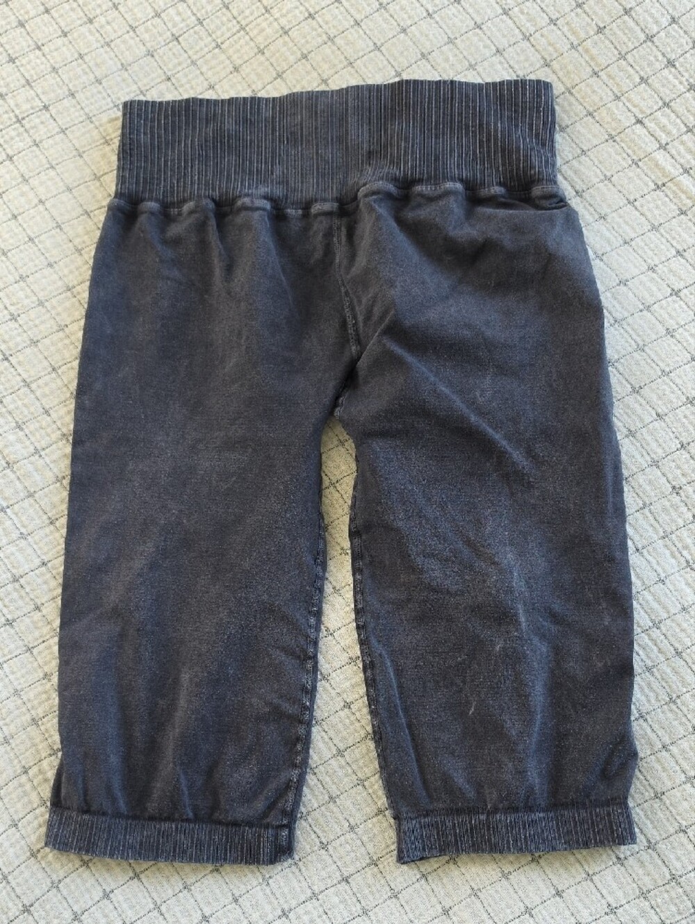 Free People Movement Women's Active Stretch Capri Bottoms in Dark Gray - Picture 5 of 6